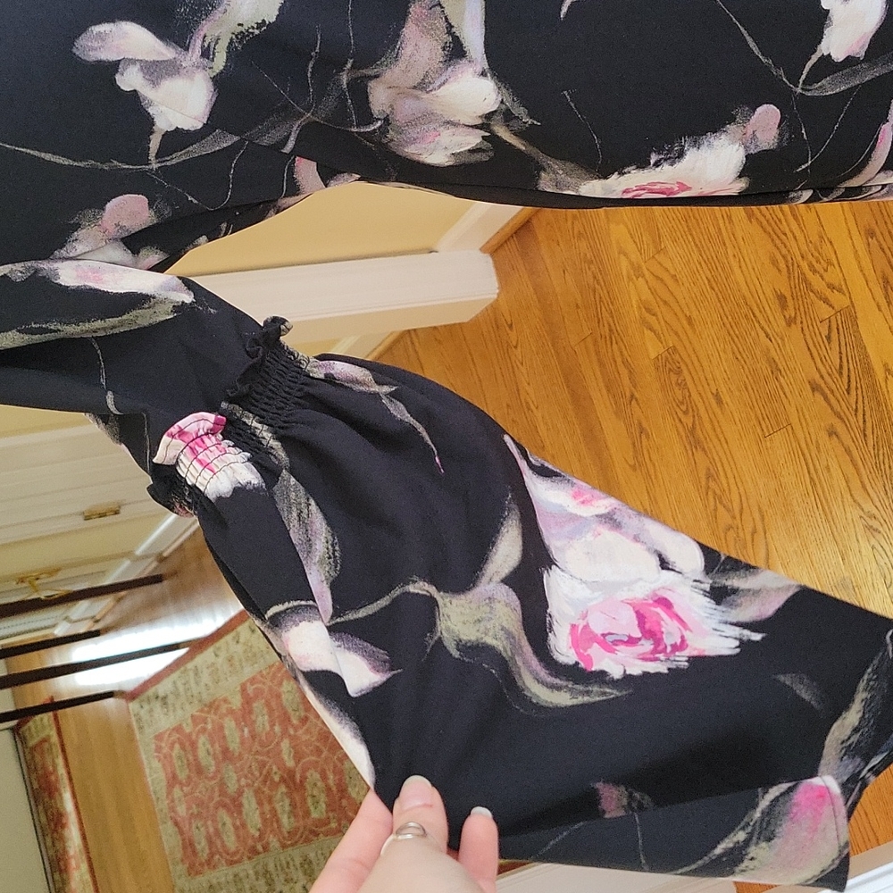 WHBM Professional floral bell sleeve dress 4 - Picture 3 of 6